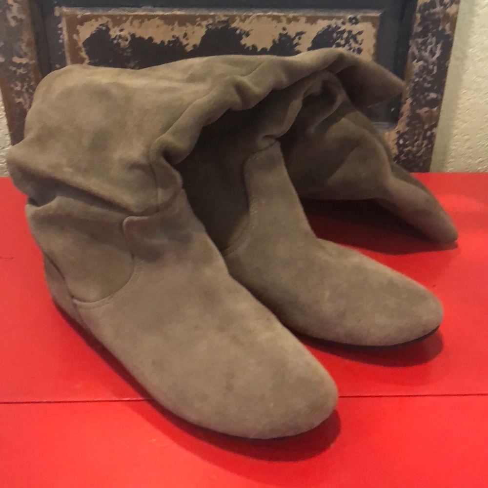 Gianni Bini size 6.5 suede slouch boots